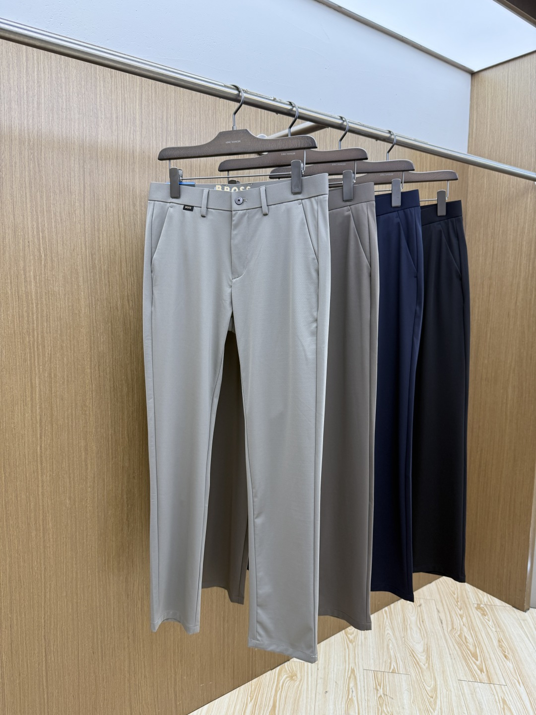 早春 BOSS 🔥🔥高端定制、2026早春最新款休闲西裤 柜台同步发售 原版定制复刻 客供五金辅料 原单