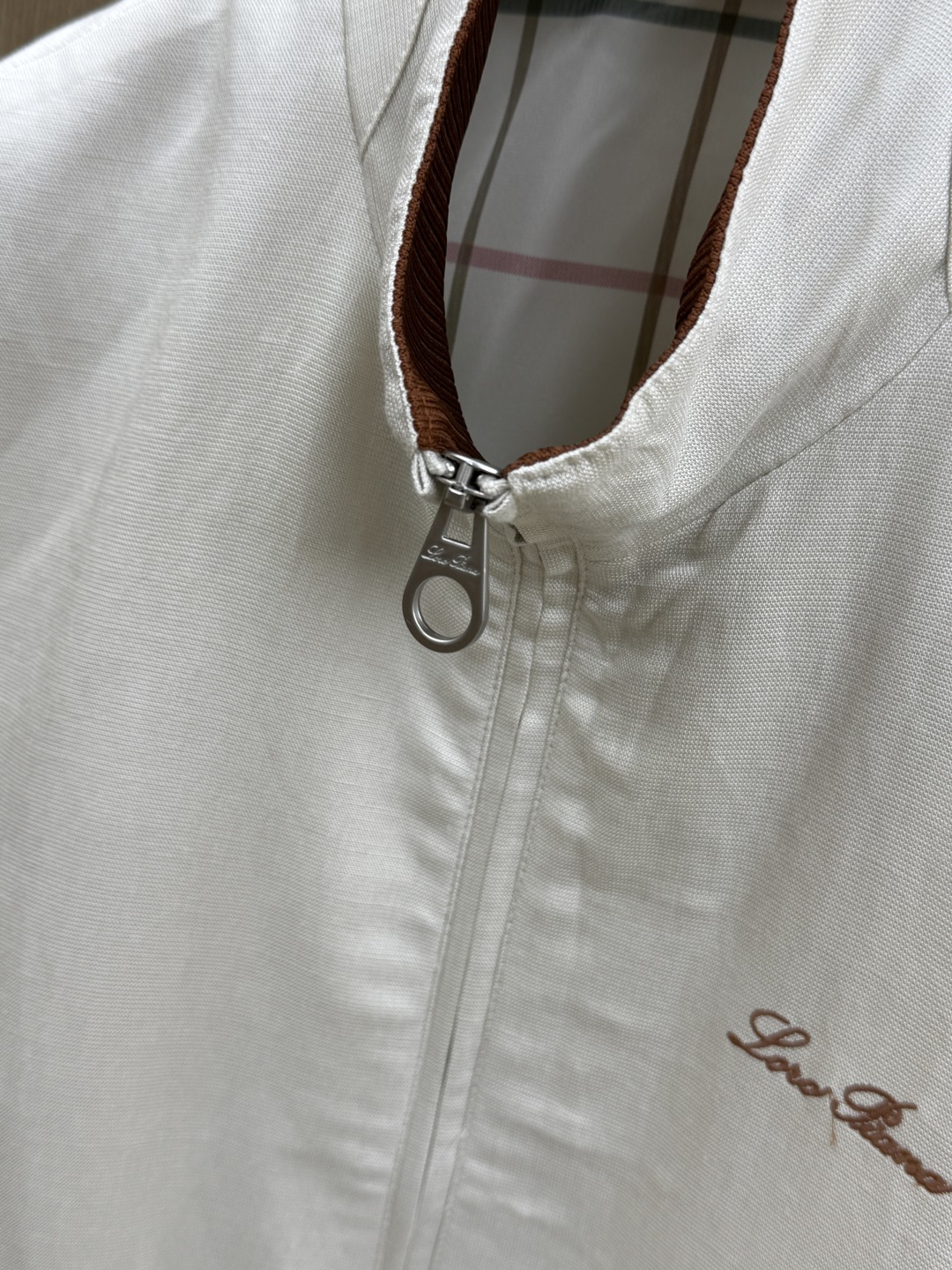 早春 Loro piana 🔥🔥高端定制 2026早春轻奢休闲马甲系列，最新时尚立领马甲外套.双侧对称字