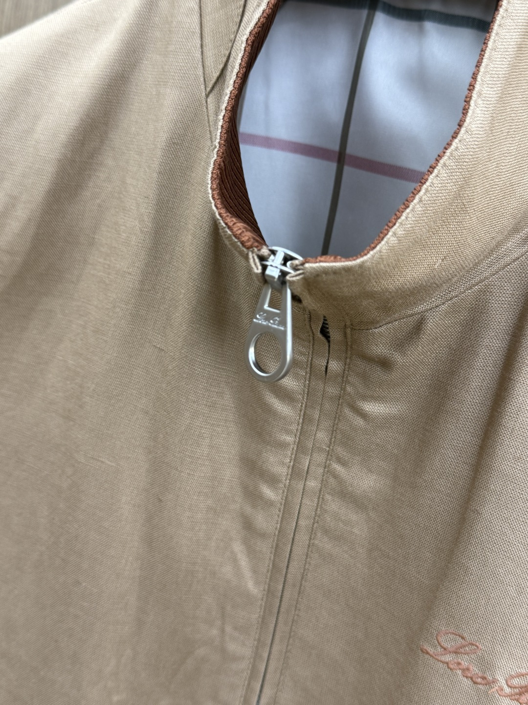 早春 Loro piana 🔥🔥高端定制 2026早春轻奢休闲马甲系列，最新时尚立领马甲外套.双侧对称字