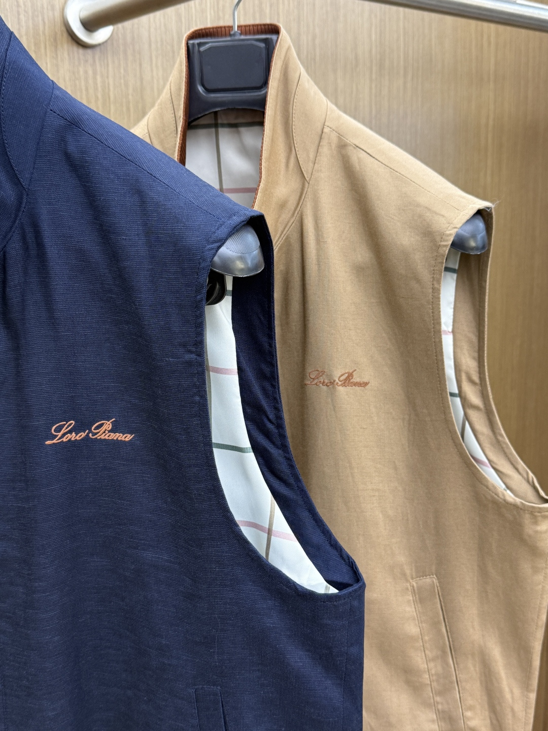 早春 Loro piana 🔥🔥高端定制 2026早春轻奢休闲马甲系列，最新时尚立领马甲外套.双侧对称字