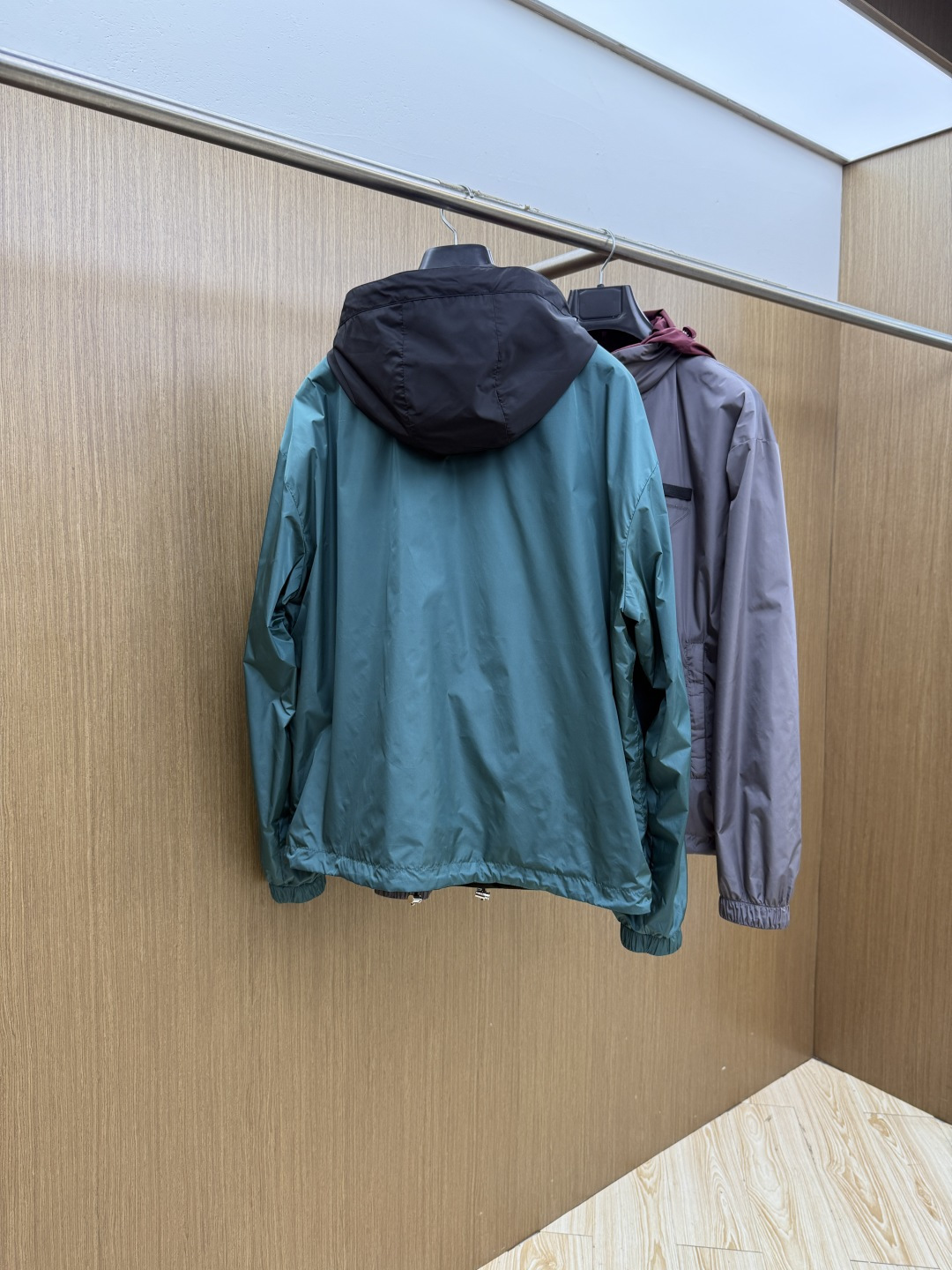 早春 PRADA 春款2026最新款时尚设计师款夹克外套.处处细节显工艺足够的高级 结构性剪裁的设计改变