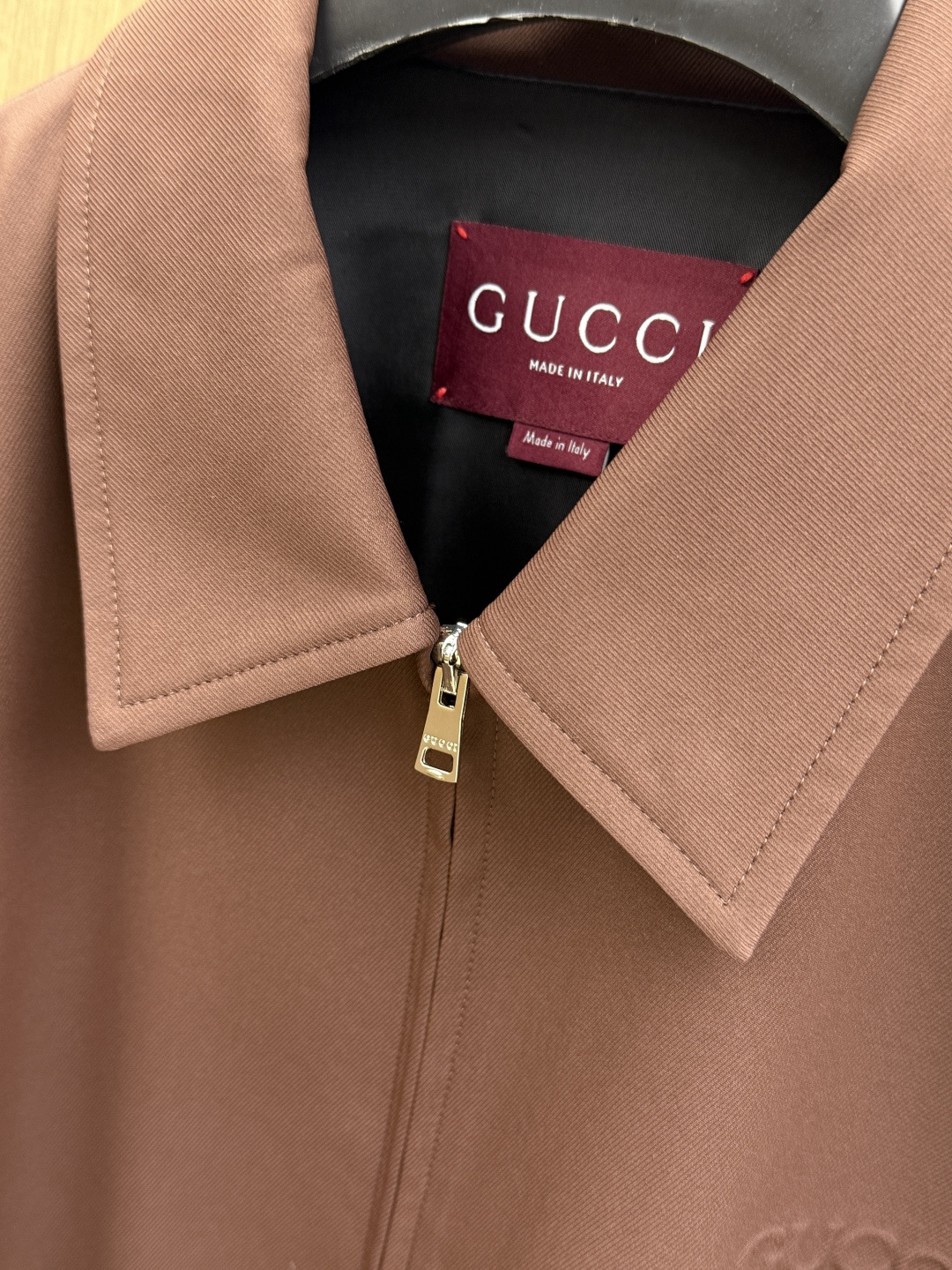早春 GUCCI 春款2026最新款时尚设计师款夹克外套.处处细节显工艺足够的高级 结构性剪裁的设计改变