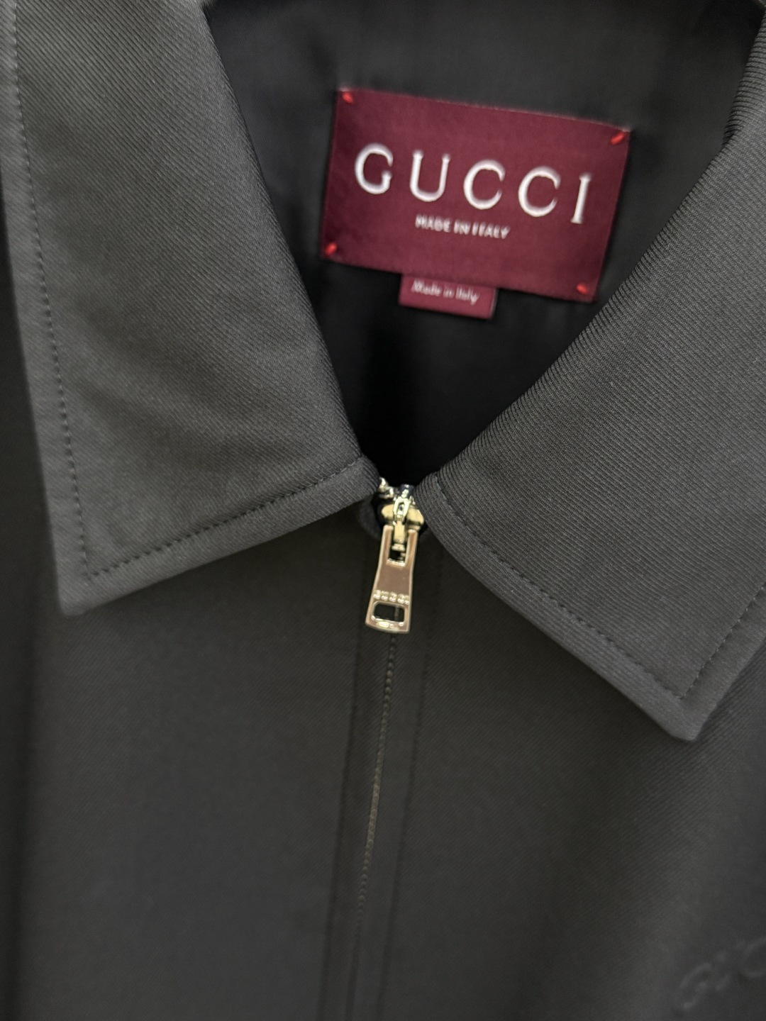 早春 GUCCI 春款2026最新款时尚设计师款夹克外套.处处细节显工艺足够的高级 结构性剪裁的设计改变