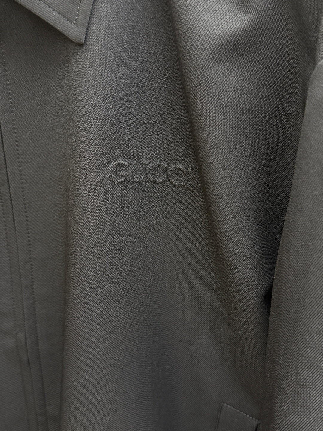 早春 GUCCI 春款2026最新款时尚设计师款夹克外套.处处细节显工艺足够的高级 结构性剪裁的设计改变