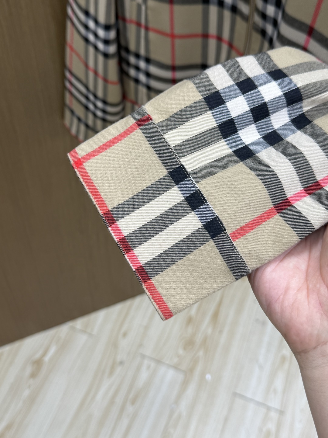 早春 Burberry 春款2026最新款时尚设计师款夹克外套.处处细节显工艺足够的高级 结构性剪裁的设