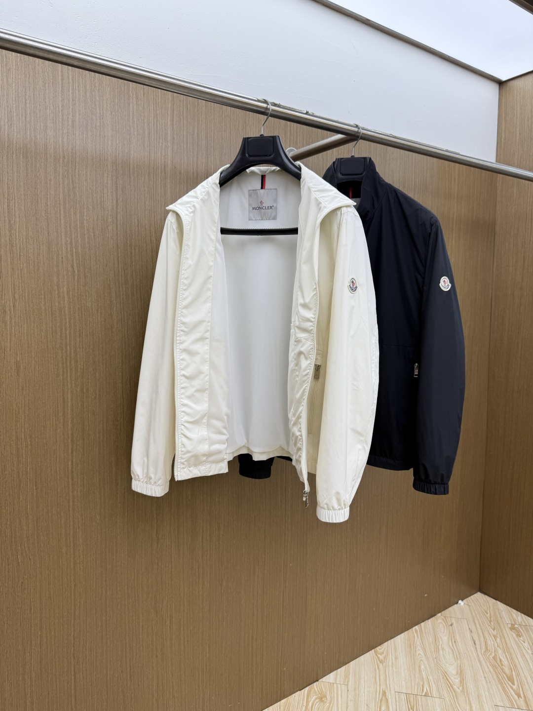 早春 Moncler 春款2026最新款时尚设计师款羽绒外套.处处细节显工艺足够的高级 结构性剪裁的设计