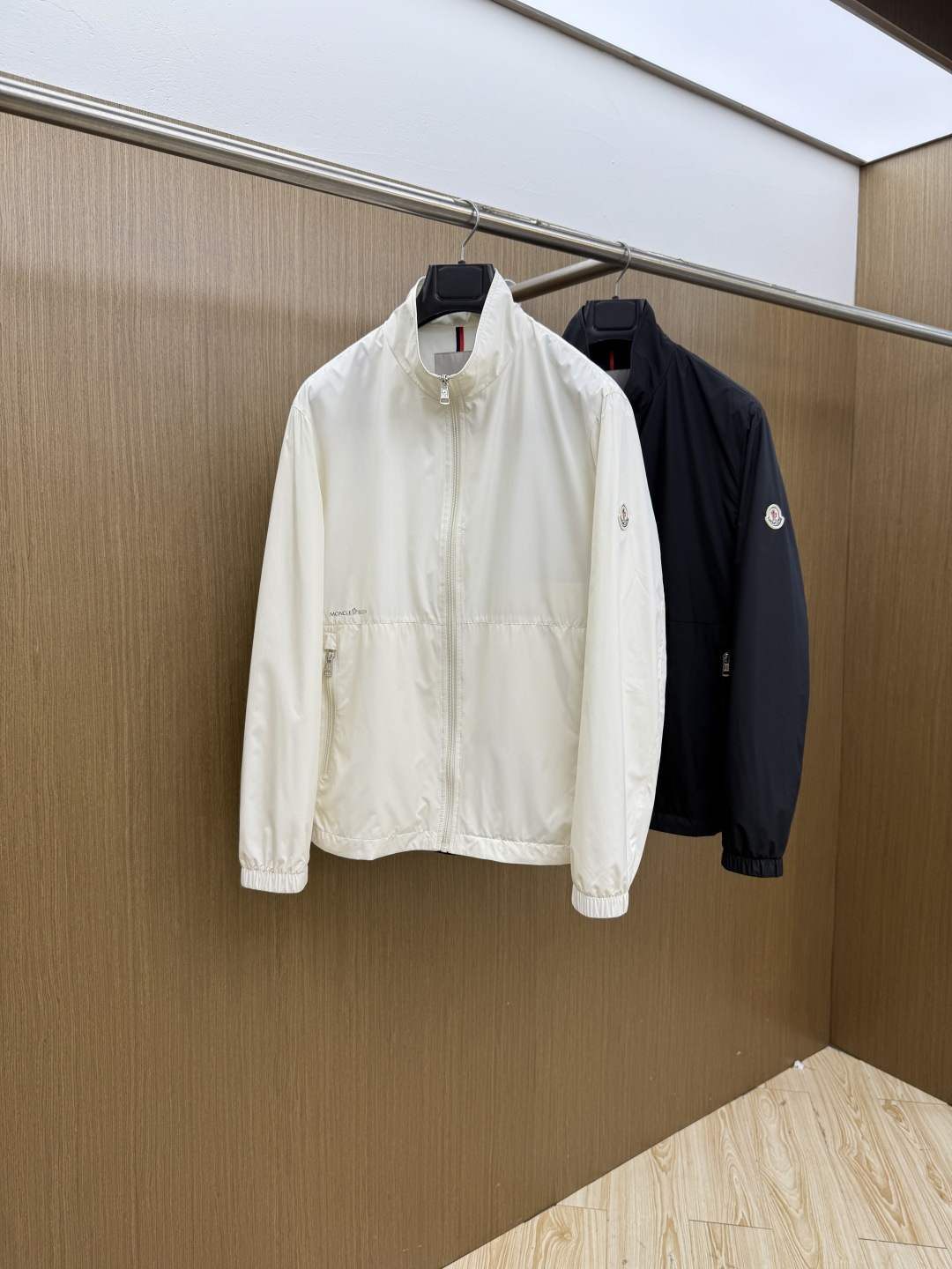 早春 Moncler 春款2026最新款时尚设计师款羽绒外套.处处细节显工艺足够的高级 结构性剪裁的设计