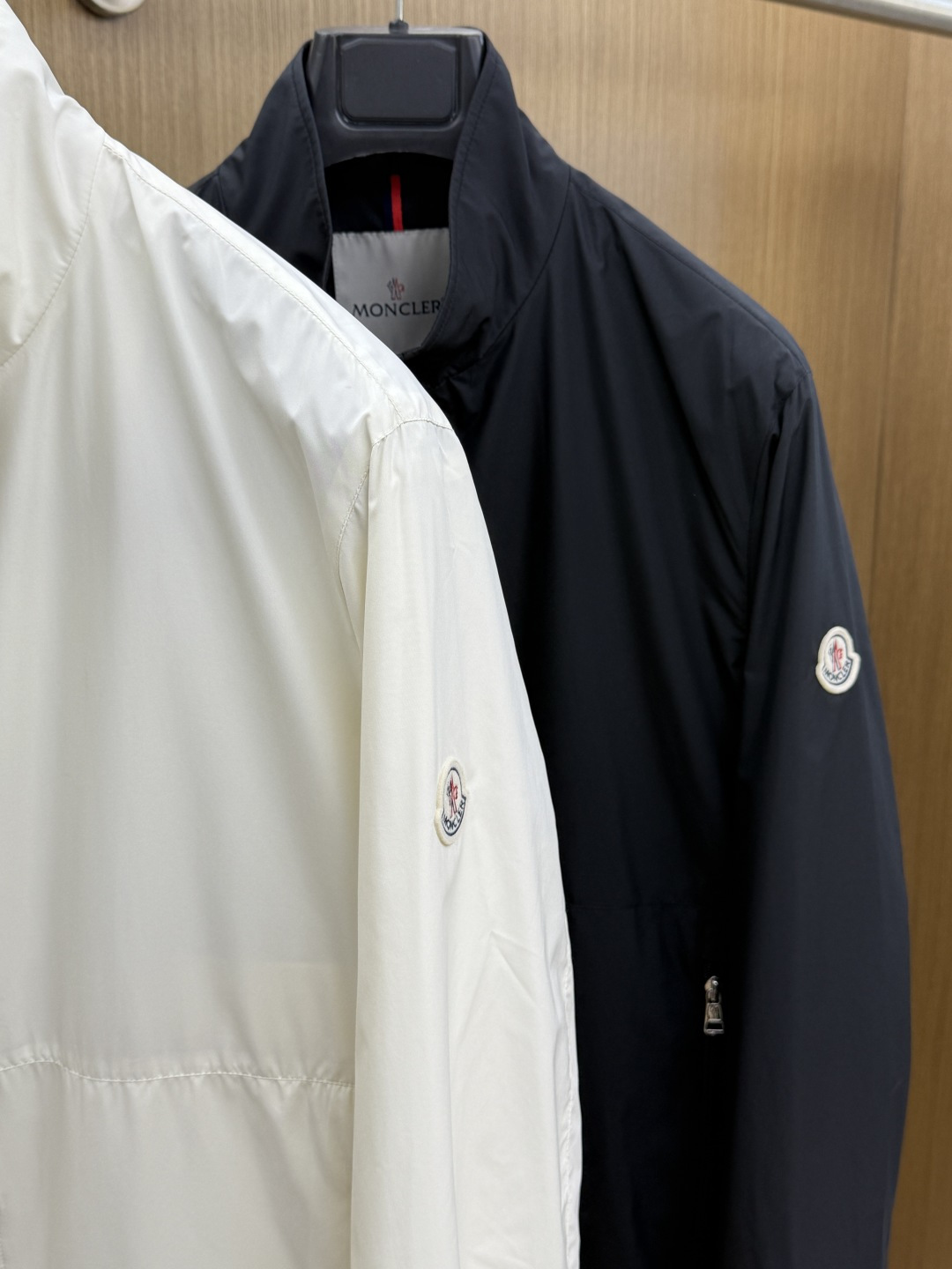 早春 Moncler 春款2026最新款时尚设计师款羽绒外套.处处细节显工艺足够的高级 结构性剪裁的设计