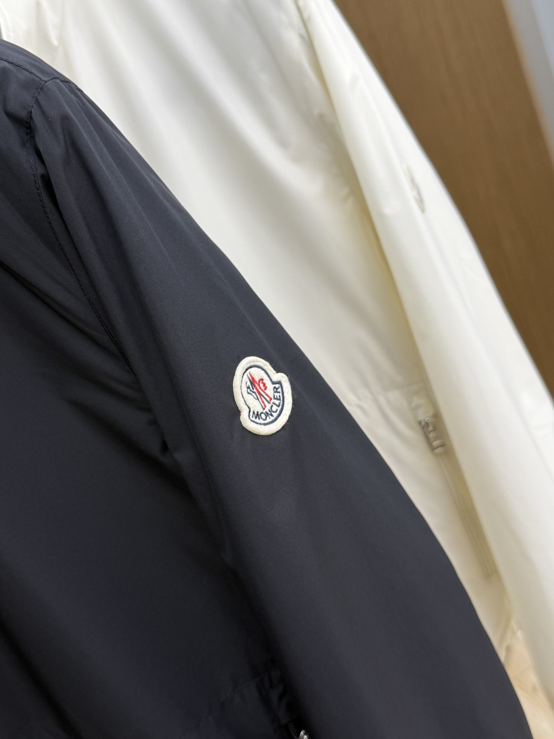 早春 Moncler 春款2026最新款时尚设计师款羽绒外套.处处细节显工艺足够的高级 结构性剪裁的设计