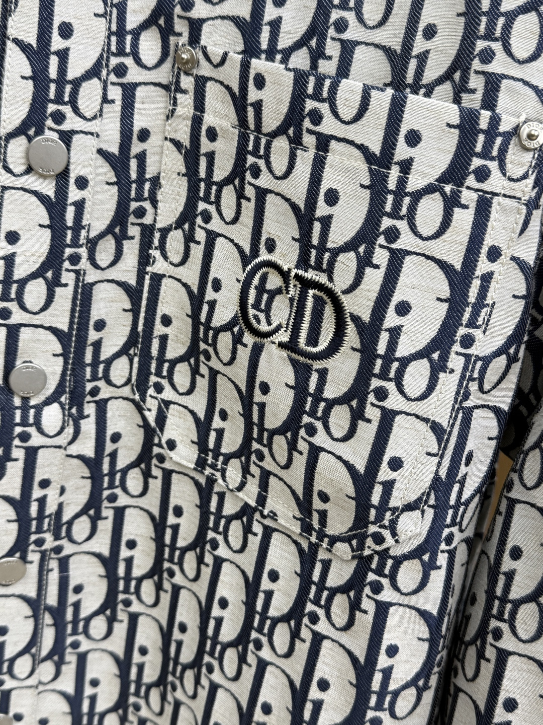 早春 Dior 春款2026最新款时尚设计师款夹克外套.处处细节显工艺足够的高级 结构性剪裁的设计改变来