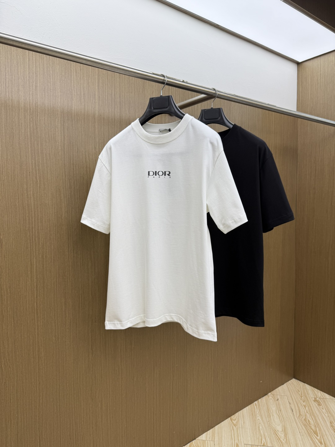 早春 CD 🔥🔥高品质 2026春夏最新款经典短袖T恤 经典标识图案logo时尚简约潮流短袖，最顶级的品