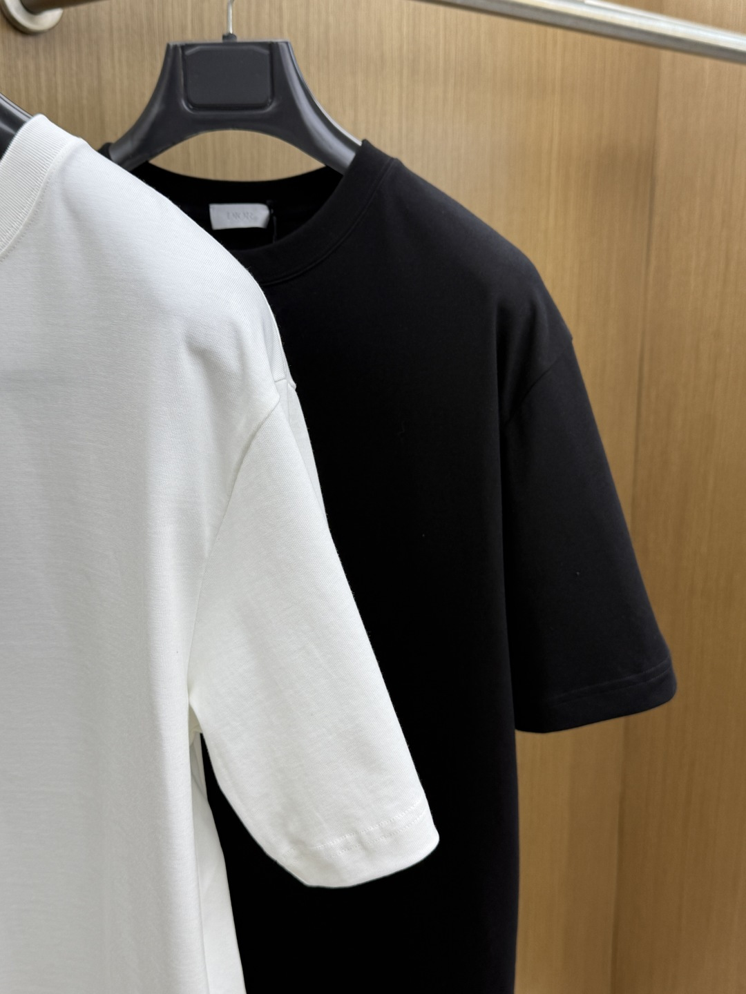 早春 CD 🔥🔥高品质 2026春夏最新款经典短袖T恤 经典标识图案logo时尚简约潮流短袖，最顶级的品