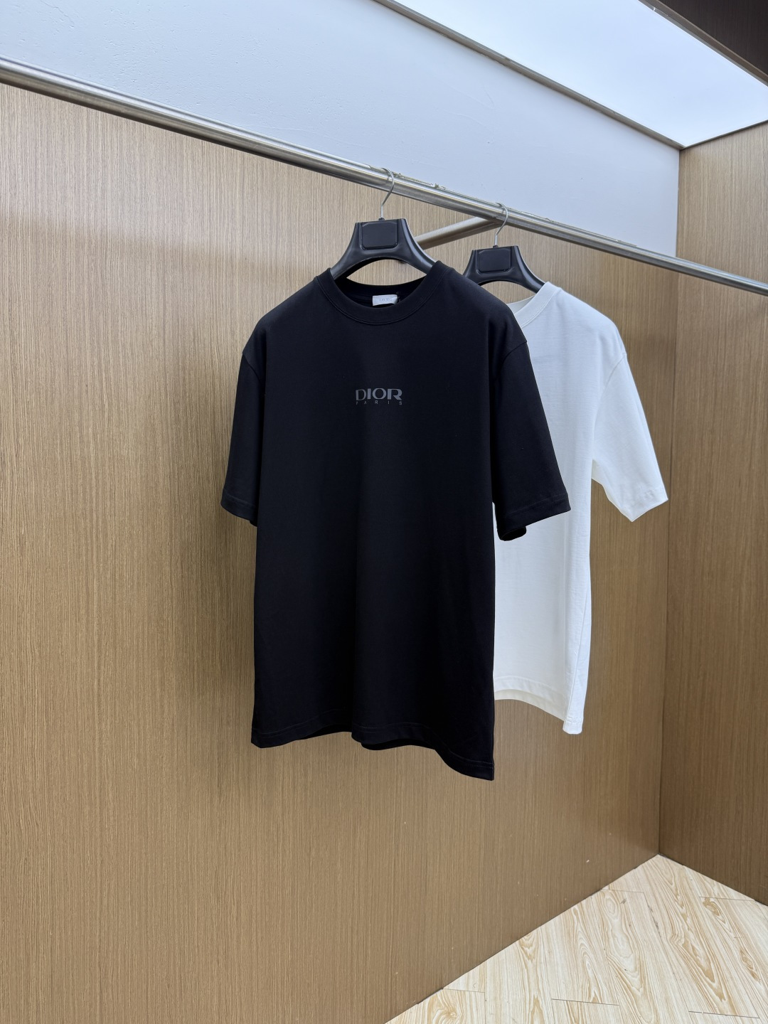 早春 CD 🔥🔥高品质 2026春夏最新款经典短袖T恤 经典标识图案logo时尚简约潮流短袖，最顶级的品