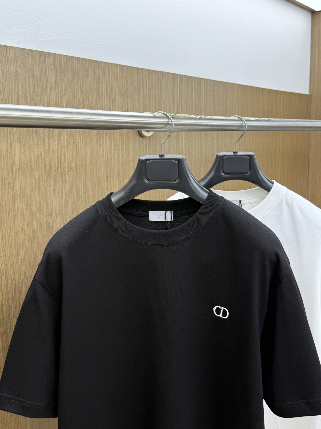 早春 CD 🔥🔥高品质 2026春夏最新款经典短袖T恤 经典标识图案logo时尚简约潮流短袖，最顶级的品
