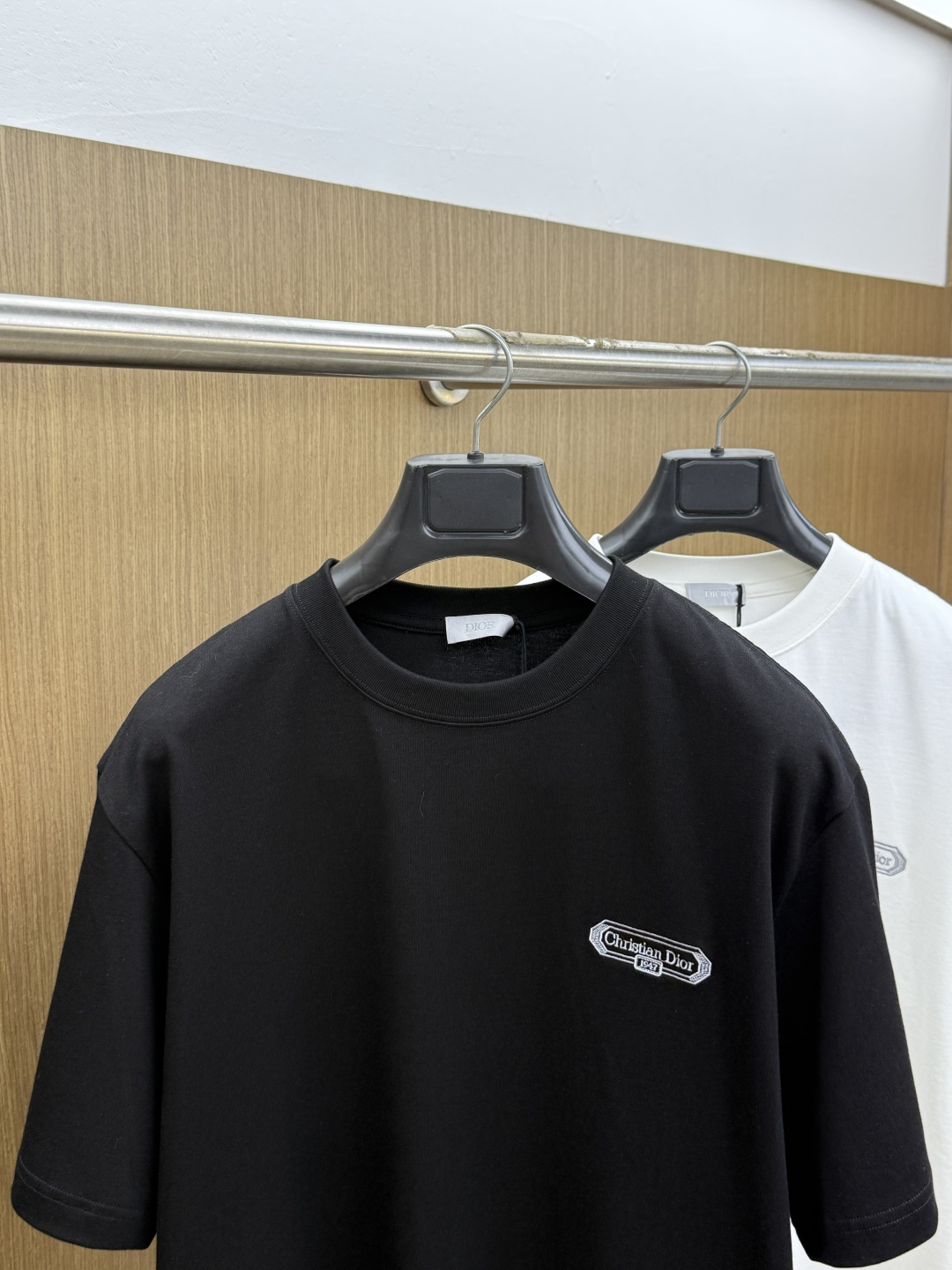 早春 CD 🔥🔥高品质 2026春夏最新款经典短袖T恤 经典标识图案logo时尚简约潮流短袖，最顶级的品