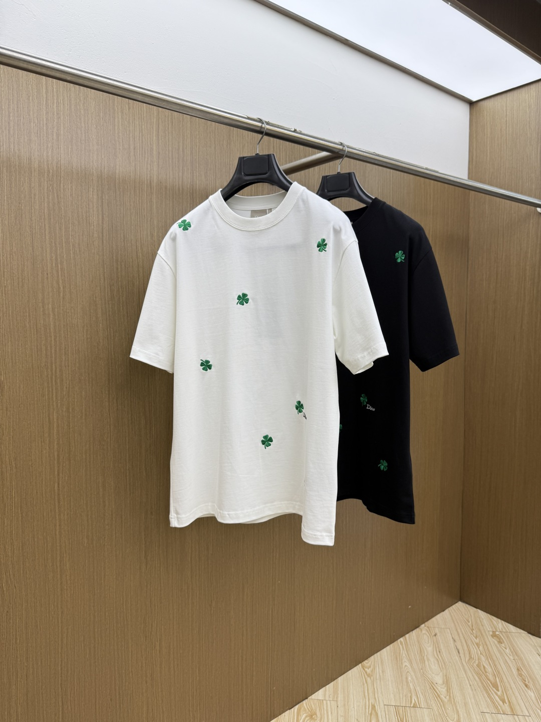 早春 CD 🔥🔥高品质 2026春夏最新款经典短袖T恤 经典标识图案logo时尚简约潮流短袖，最顶级的品