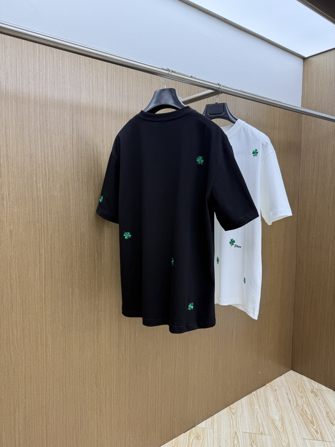 早春 CD 🔥🔥高品质 2026春夏最新款经典短袖T恤 经典标识图案logo时尚简约潮流短袖，最顶级的品