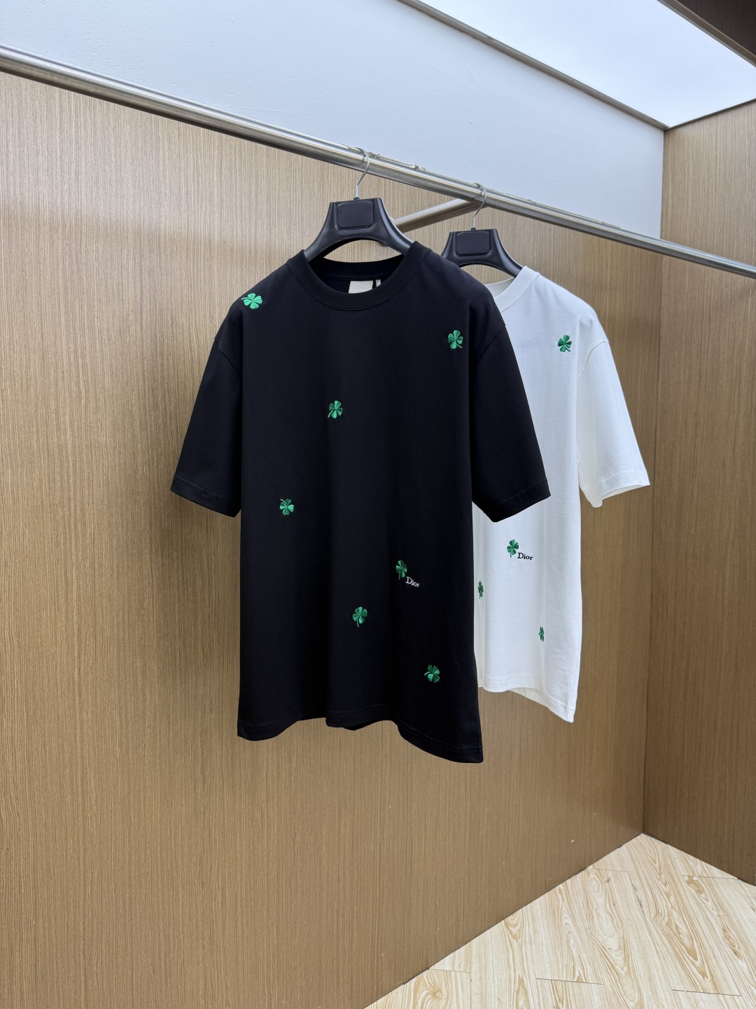 早春 CD 🔥🔥高品质 2026春夏最新款经典短袖T恤 经典标识图案logo时尚简约潮流短袖，最顶级的品