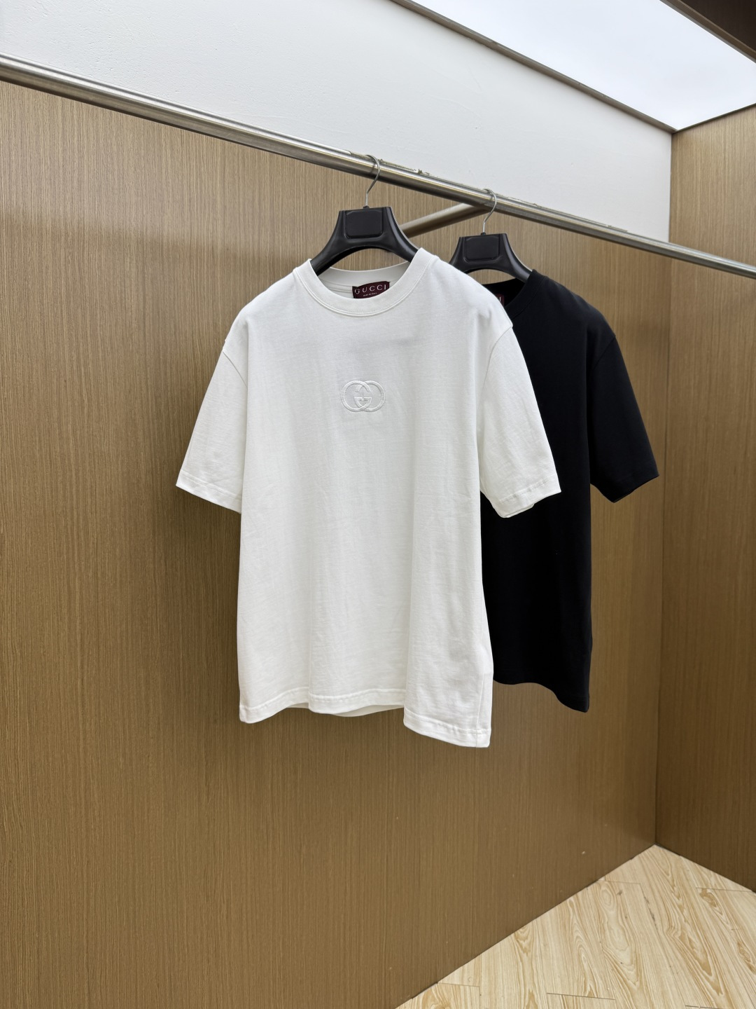 早春 Gucc🔥🔥高品质 2026春夏最新款经典短袖T恤 经典标识图案logo时尚简约潮流短袖，最顶级的