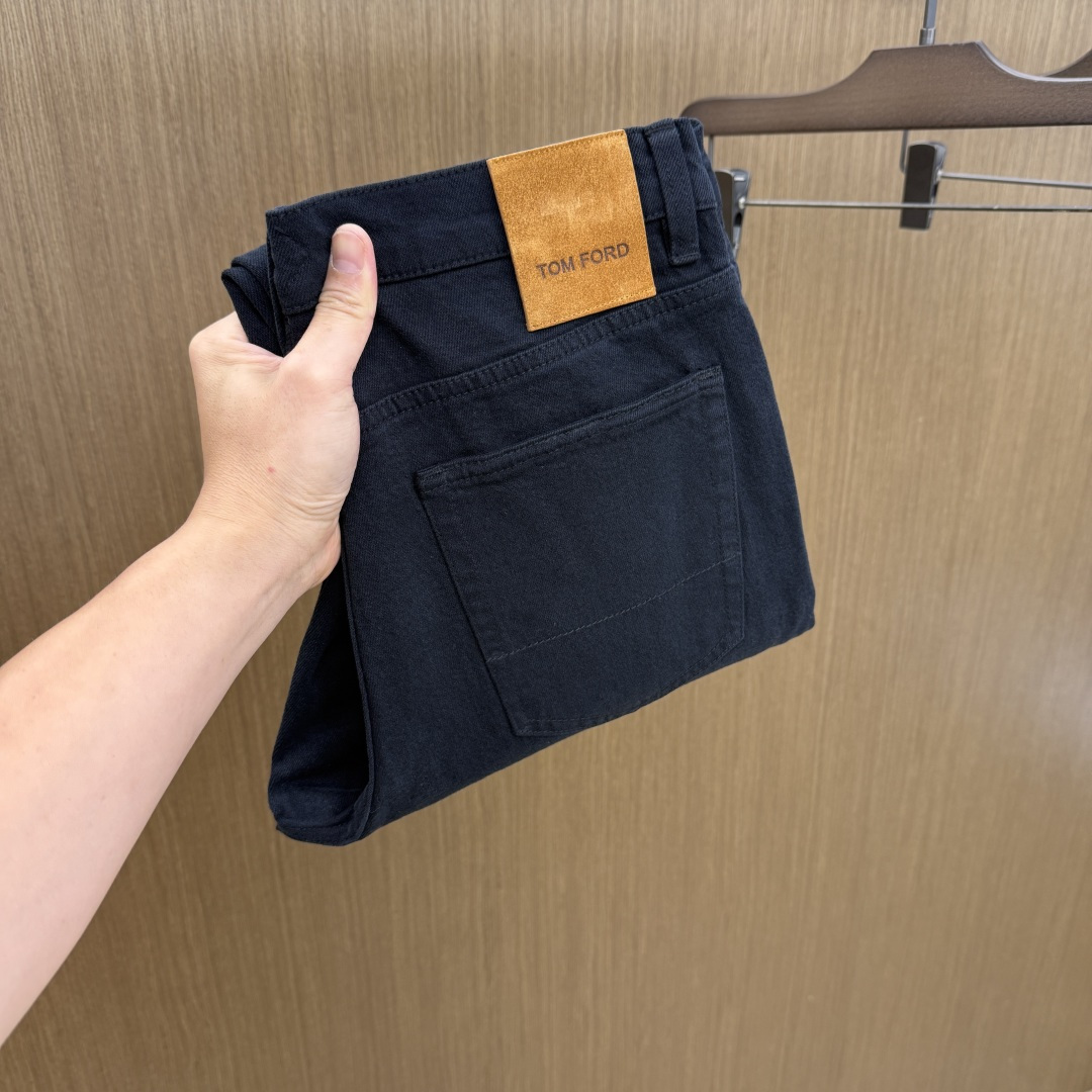 NO:839680,Early spring TF high-end customized quality 26SS spring and summer latest original jeans sold simultaneously at the counter Original customized replica Customer-supplied hardware accessories Original quality Imported denim fabrics heavily washed Fine workmanship and routing Excellent upper body, preferred item A60 SIZE: 30-38/no 35 37,, tom ford,jeans,19860909早春 TF 高端定制品质 26SS春夏最新款原单牛仔裤 柜台同步发售 原版定制复刻 客供五金辅料 原单品质 进口牛仔面料重工洗水 做工走线精细 上身绝佳,优选单品A60 SIZE:30-38/无35 37,,tom ford,jeans,,Men's clothing