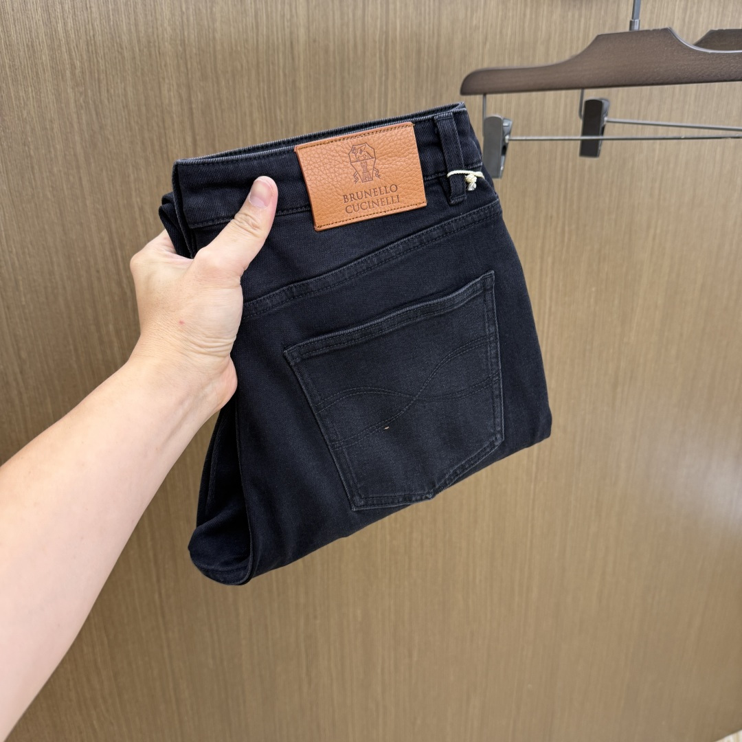 NO:839702,Early spring BC high-end customized quality 26SS spring and summer latest original jeans sold simultaneously at the counter Original customized replica Customer-supplied hardware accessories Original quality Imported denim fabrics heavily washed Fine workmanship and routing Excellent upper body, preferred item A60 SIZE: 30-38/no 35 37,,jeans,19860909早春 BC 高端定制品质 26SS春夏最新款原单牛仔裤 柜台同步发售 原版定制复刻 客供五金辅料 原单品质 进口牛仔面料重工洗水 做工走线精细 上身绝佳,优选单品A60 SIZE:30-38/无35 37,,jeans,,Men's clothing