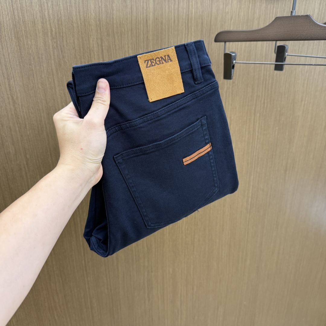 NO:839707,Early spring ZZ high-end customized quality 26SS spring and summer latest original jeans sold simultaneously at the counter Original customized replica Customer-supplied hardware accessories Original quality Imported denim fabrics heavily washed Fine workmanship and routing Excellent upper body, preferred item A60 SIZE: 30-38/no 35 37,,jeans,19860909早春 ZZ 高端定制品质 26SS春夏最新款原单牛仔裤 柜台同步发售 原版定制复刻 客供五金辅料 原单品质 进口牛仔面料重工洗水 做工走线精细 上身绝佳,优选单品A60 SIZE:30-38/无35 37,,jeans,,Men's clothing
