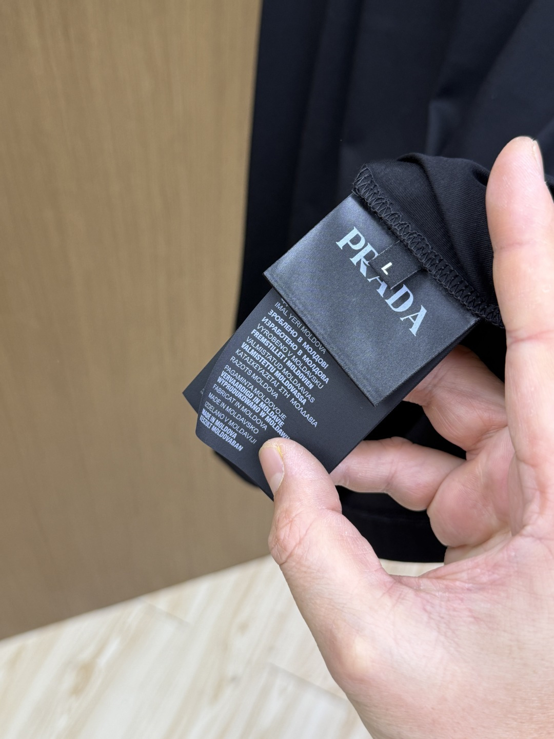 早春 PD 🔥🔥春夏新款首发专柜最新款圆领短袖 高端订制 设计前卫时尚！品牌logo重工艺设计 高端定制