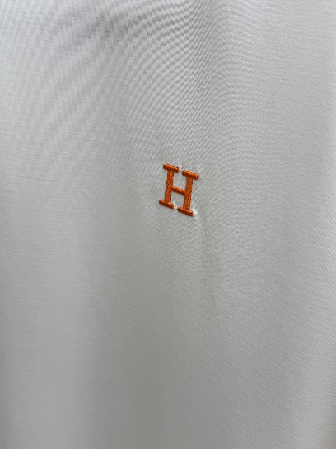 早春 HER 🔥🔥春夏新款首发专柜最新款圆领短袖 高端订制 设计前卫时尚！品牌logo重工艺设计 高端定