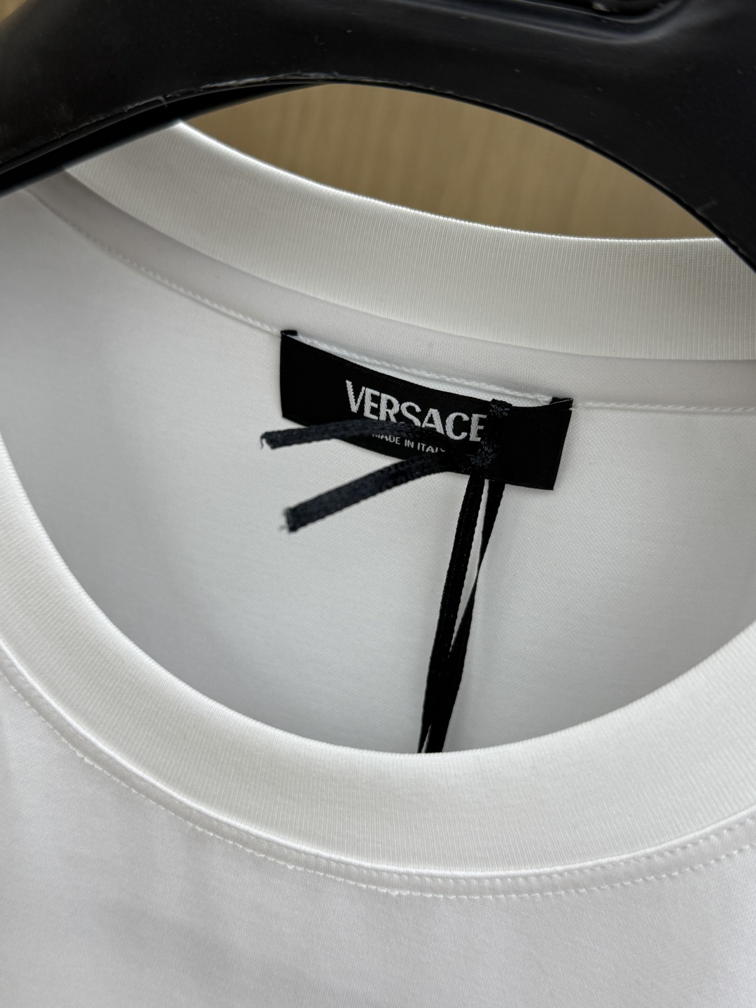 早春 VER 🔥🔥春夏新款首发专柜最新款圆领短袖 高端订制 设计前卫时尚！品牌logo重工艺设计 高端定