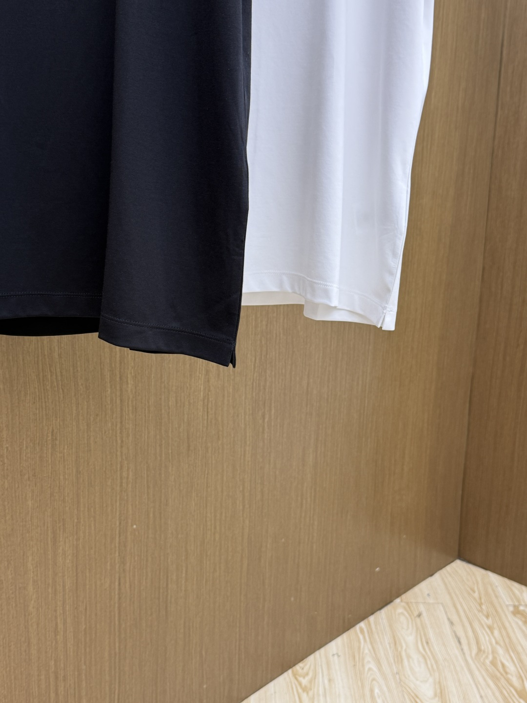 早春 VER 🔥🔥春夏新款首发专柜最新款圆领短袖 高端订制 设计前卫时尚！品牌logo重工艺设计 高端定