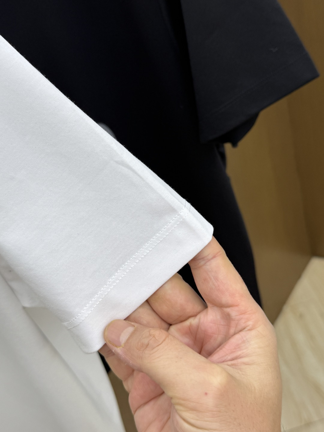 早春 Her 🔥🔥春夏新款首发专柜最新款圆领短袖 高端订制 设计前卫时尚！品牌logo重工艺设计 高端定