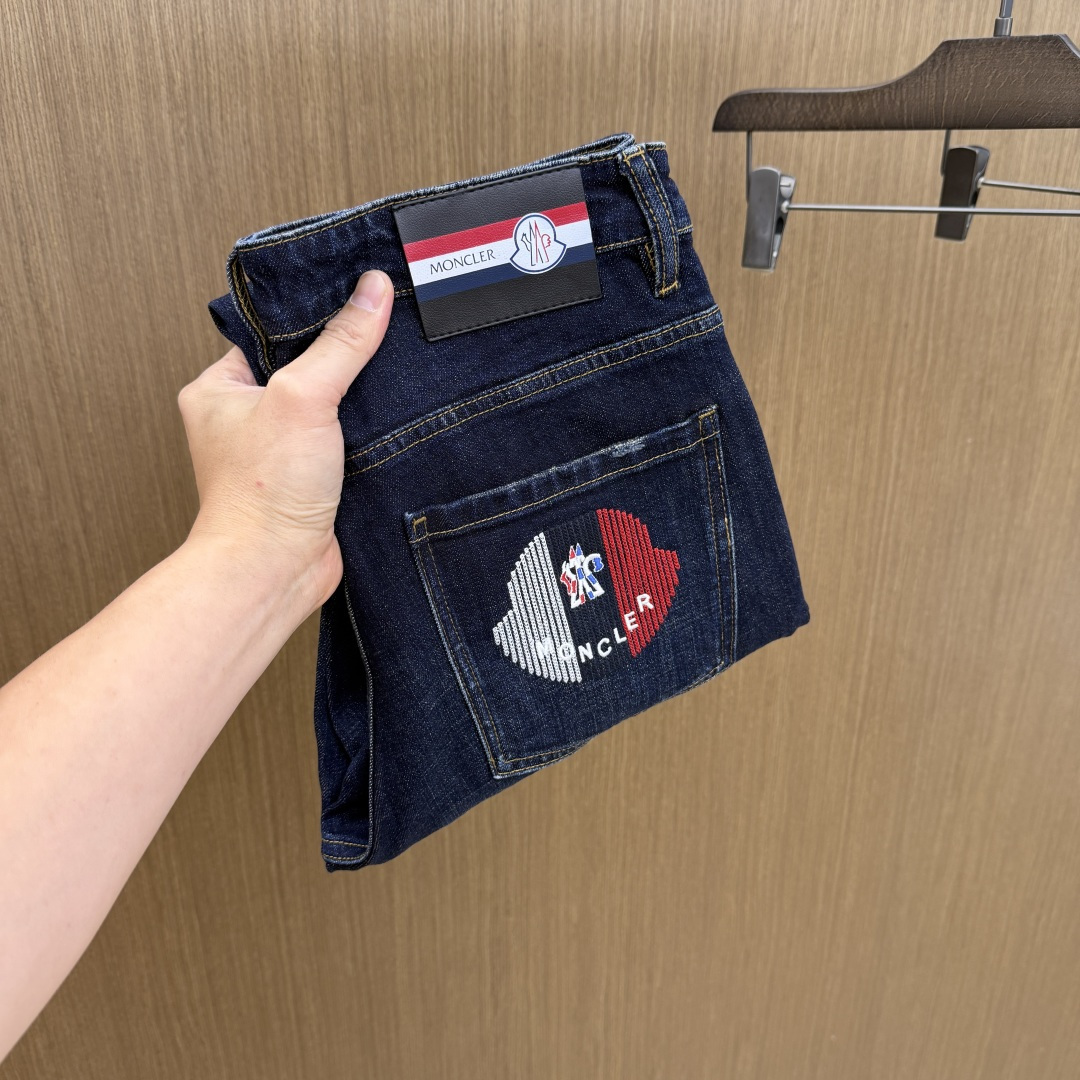 NO:834918,Early spring Mon high-end customization, 26ss spring and summer latest original jeans, simultaneous sale at the counter, original customized replicas, customer-supplied hardware accessories, original quality, imported denim fabrics, heavy washing, fine workmanship, and excellent upper body!  Preferred items SIZE: 30-38 no 35 37 Ffc,,jeans,19860909早春 Mon 高端定制、26ss春夏最新款原牛仔裤 柜台同步发售 原版定制复刻 客供五金辅料 原单品质 进口牛仔面料重工洗水 做工走线精细 上身绝佳！优选单品 SIZE:30-38无35 37  Ffc,,jeans,,Men's clothing