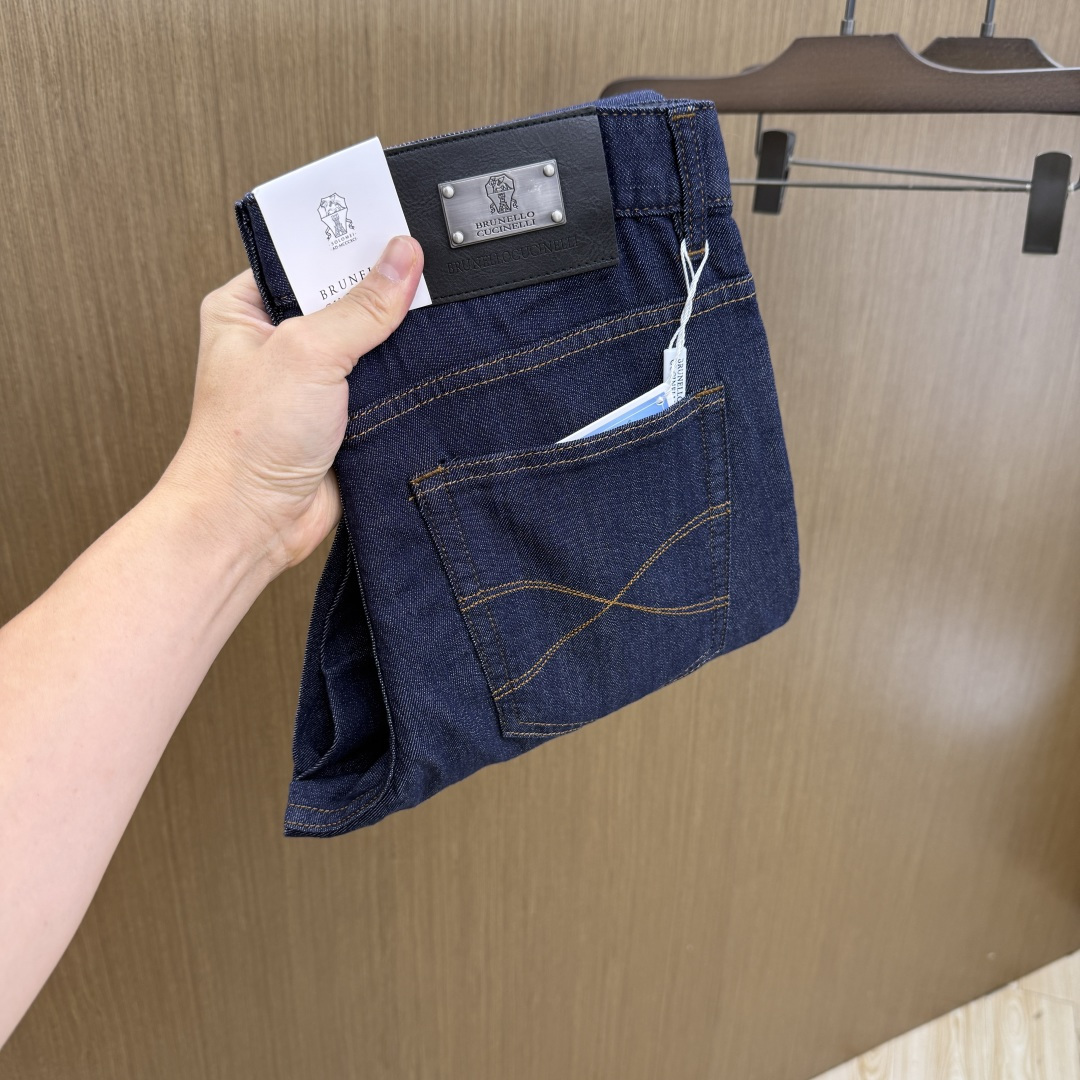 NO:756778,Early spring style BC high-end customization 26 early spring new thin jeans are sold simultaneously at the counter. Original customized replica. Customer-supplied hardware accessories. Original quality. Imported solid color denim fabric. Heavy washing. Fine workmanship. Excellent upper body!  Preferred item, complete with three standards, code size 30-38, no 37 Fax,,jeans,19860909早春款 BC 高端定制 26早春新款薄款牛仔裤 柜台同步发售 原版定制复刻 客供五金辅料 原单品质 进口固色牛仔面料 重工洗水 做工走线精细 上身绝佳！优选单品 三标齐全 码数30-38无37  Fax,,jeans,,Men's clothing