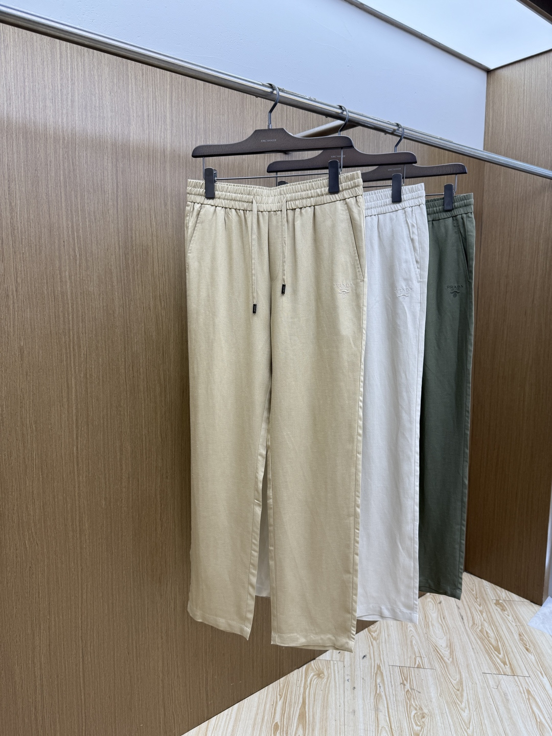 NO:759135,Early spring PD high-end customization 26FW spring and summer new casual pants original imported fabric soft breathable wide and stylish custom hardware essential for business and leisure fine and perfect workmanship details front pocket and back pocket classic logo logo size M-3XL C10,,19860909早春 PD 高端定制 26FW春夏新款休闲裤原版进口面料柔软透气挺阔有型 定制五金 商务休闲必备 做工细节精细完美 前袋后袋经典logo标识 码数M-3XL  C10,,,Men's clothing