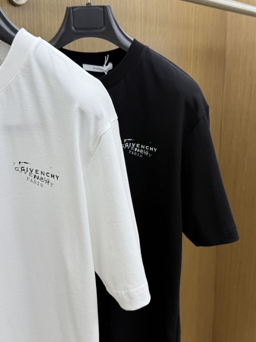 早春 Gvc 🔥🔥高品质 2026春夏最新款经典短袖T恤 经典标识图案logo时尚简约潮流短袖，最顶级的