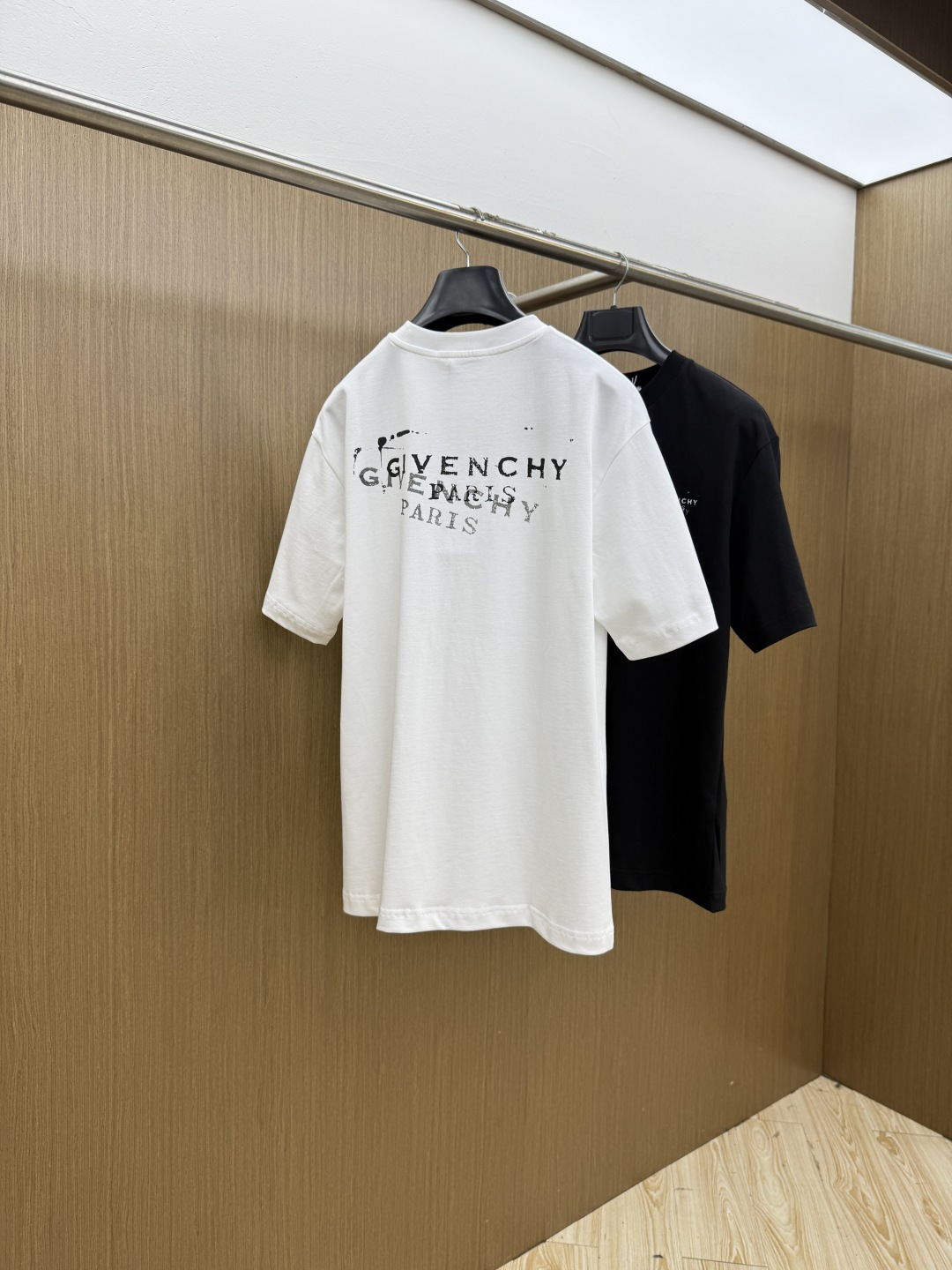 早春 Gvc 🔥🔥高品质 2026春夏最新款经典短袖T恤 经典标识图案logo时尚简约潮流短袖，最顶级的