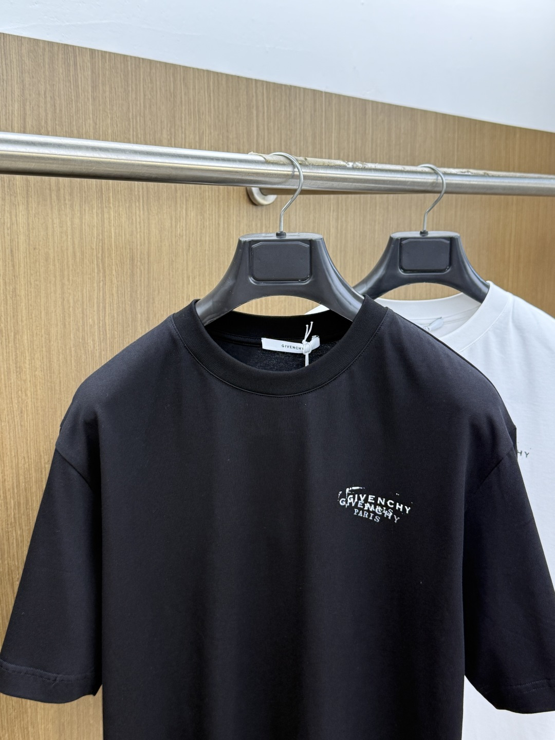 早春 Gvc 🔥🔥高品质 2026春夏最新款经典短袖T恤 经典标识图案logo时尚简约潮流短袖，最顶级的