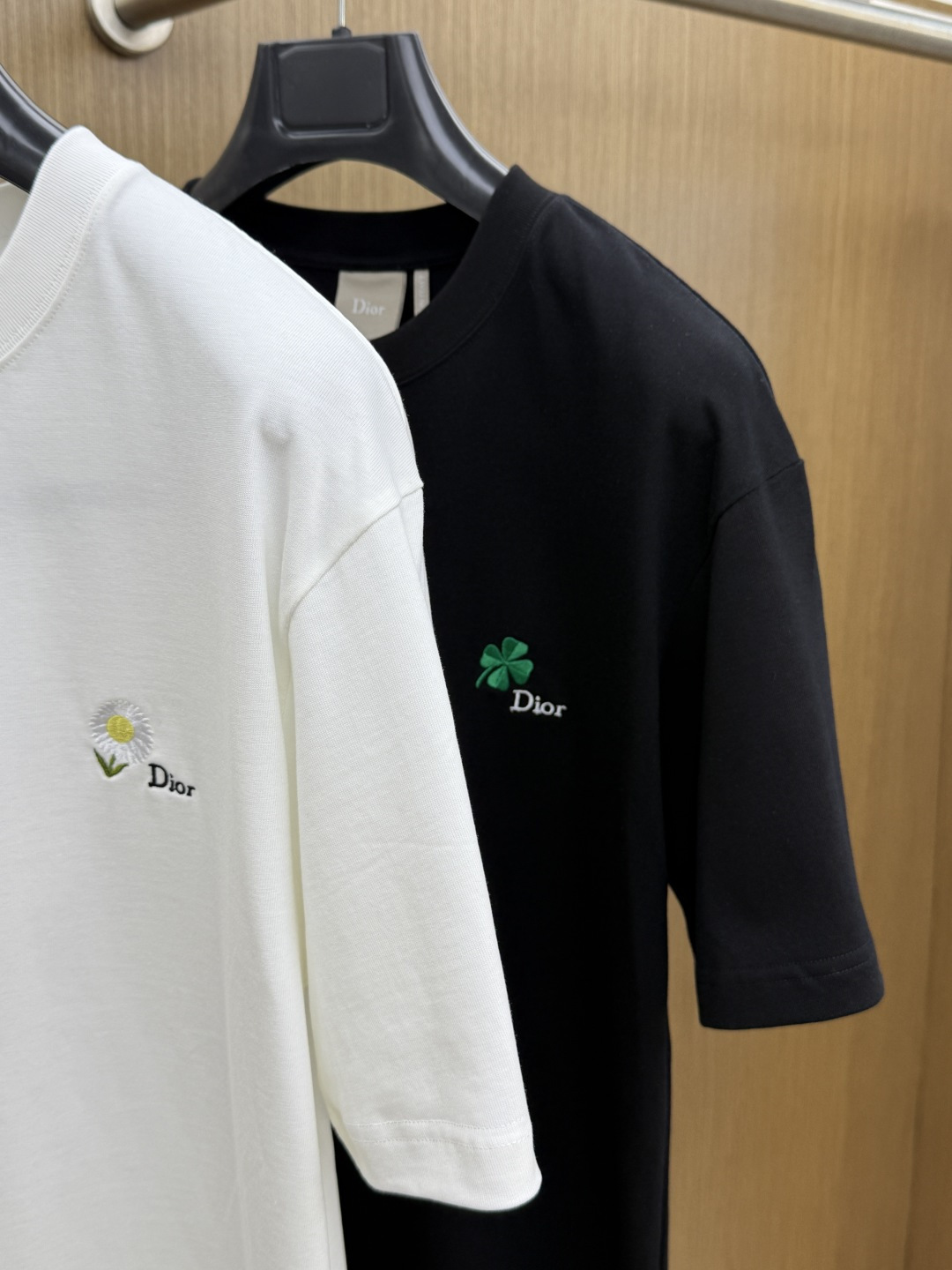 早春 CD 🔥🔥高品质 2026春夏最新款经典短袖T恤 经典标识图案logo时尚简约潮流短袖，最顶级的品