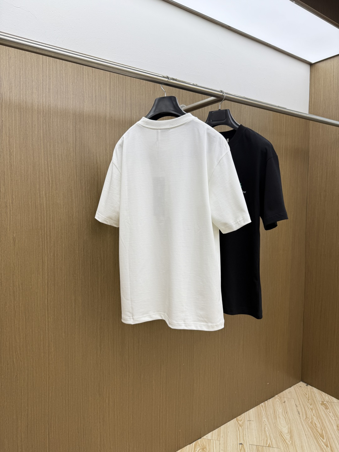 早春 CD 🔥🔥高品质 2026春夏最新款经典短袖T恤 经典标识图案logo时尚简约潮流短袖，最顶级的品