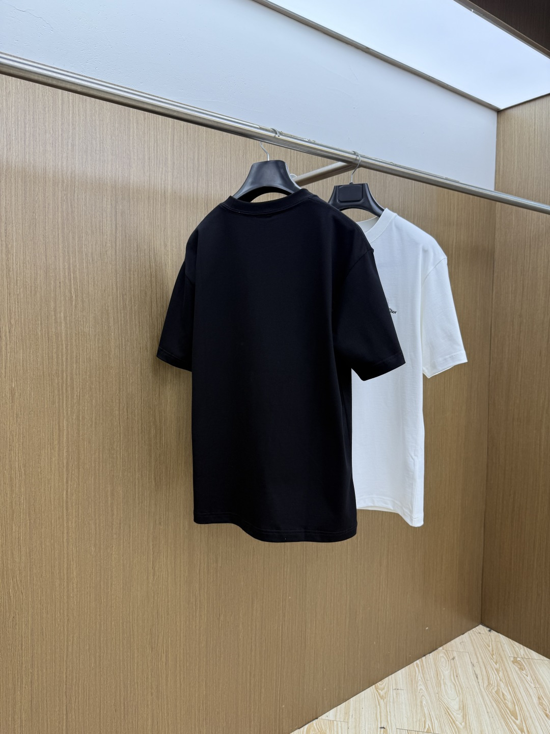 早春 CD 🔥🔥高品质 2026春夏最新款经典短袖T恤 经典标识图案logo时尚简约潮流短袖，最顶级的品