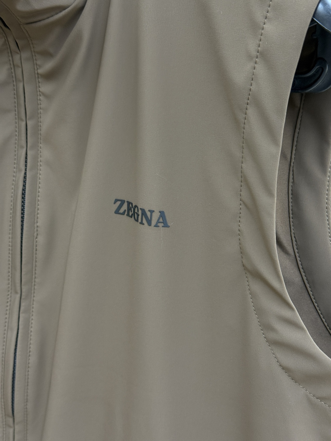 早春 ZZ 🔥🔥高端定制 2026早春轻奢休闲马甲系列，最新时尚立领马甲外套.双侧对称字母刺绣.处处细节