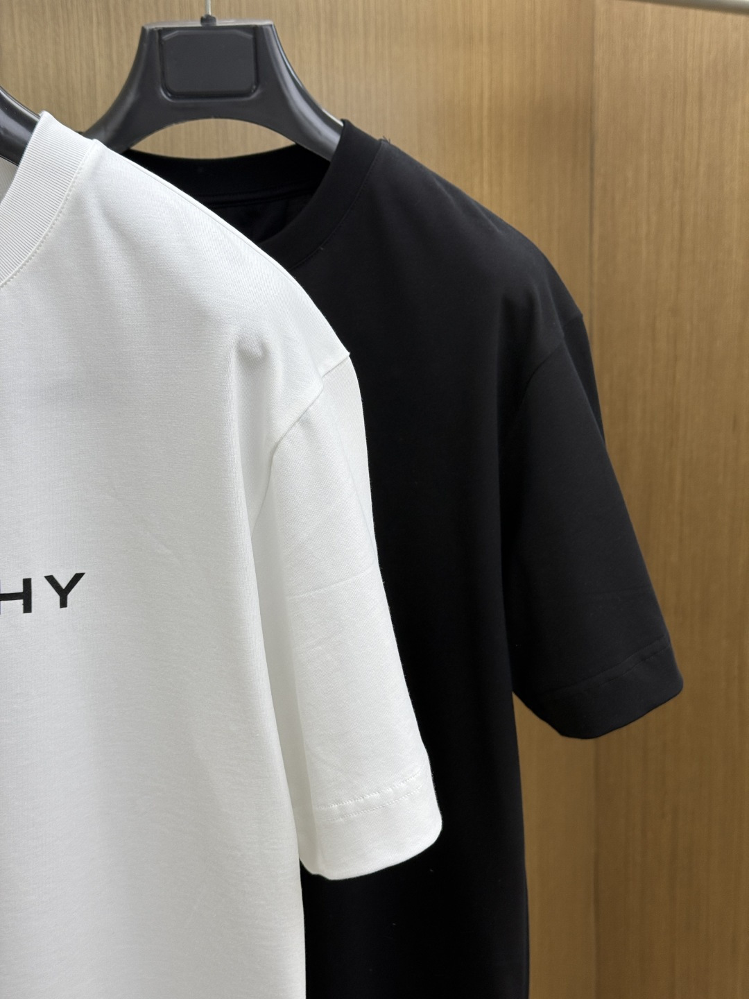 早春 Gvc 🔥🔥高品质 2026春夏最新款经典短袖T恤 经典标识图案logo时尚简约潮流短袖，最顶级的