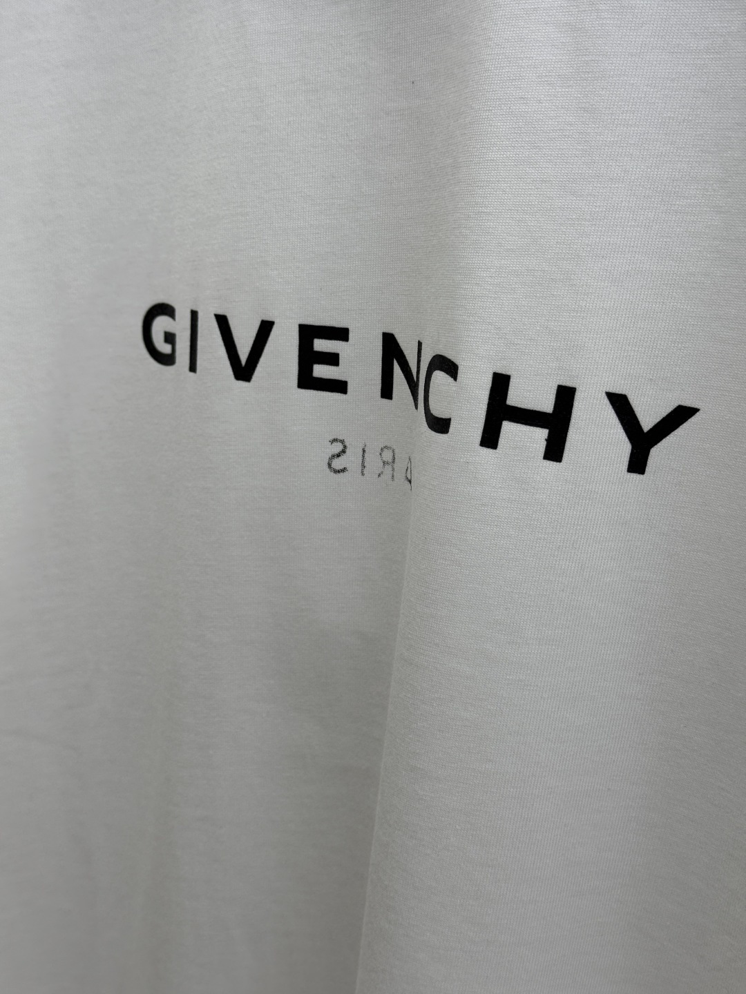 早春 Gvc 🔥🔥高品质 2026春夏最新款经典短袖T恤 经典标识图案logo时尚简约潮流短袖，最顶级的