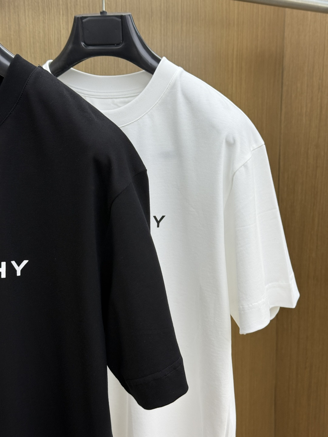 早春 Gvc 🔥🔥高品质 2026春夏最新款经典短袖T恤 经典标识图案logo时尚简约潮流短袖，最顶级的