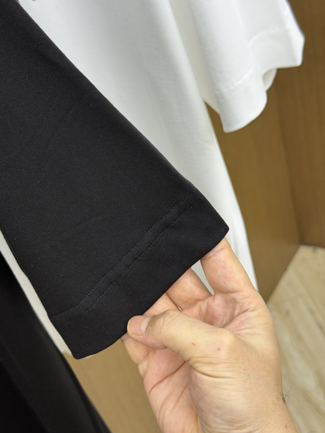 早春 Gvc 🔥🔥高品质 2026春夏最新款经典短袖T恤 经典标识图案logo时尚简约潮流短袖，最顶级的