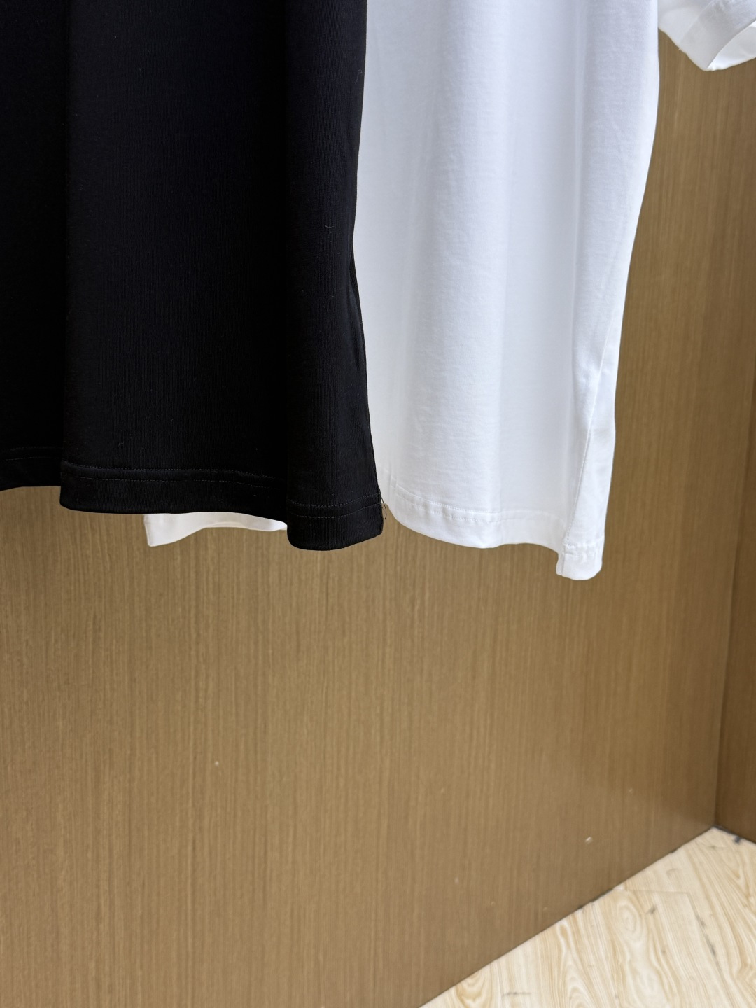 早春 LV 🔥🔥高品质 2026春夏最新款经典短袖T恤 经典标识图案logo时尚简约潮流短袖，最顶级的品