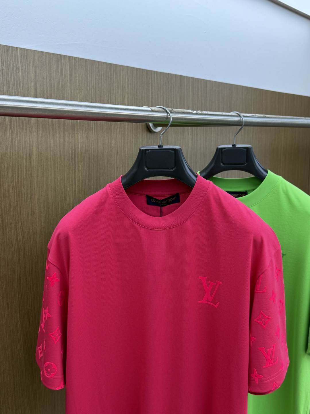 早春 LV 🔥🔥高级定制 2026春夏 · 高阶定制T恤】特别推荐系列 定制面料：秘鲁进口匹马棉 × 顶