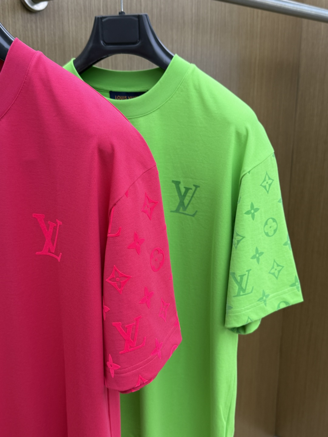 早春 LV 🔥🔥高级定制 2026春夏 · 高阶定制T恤】特别推荐系列 定制面料：秘鲁进口匹马棉 × 顶