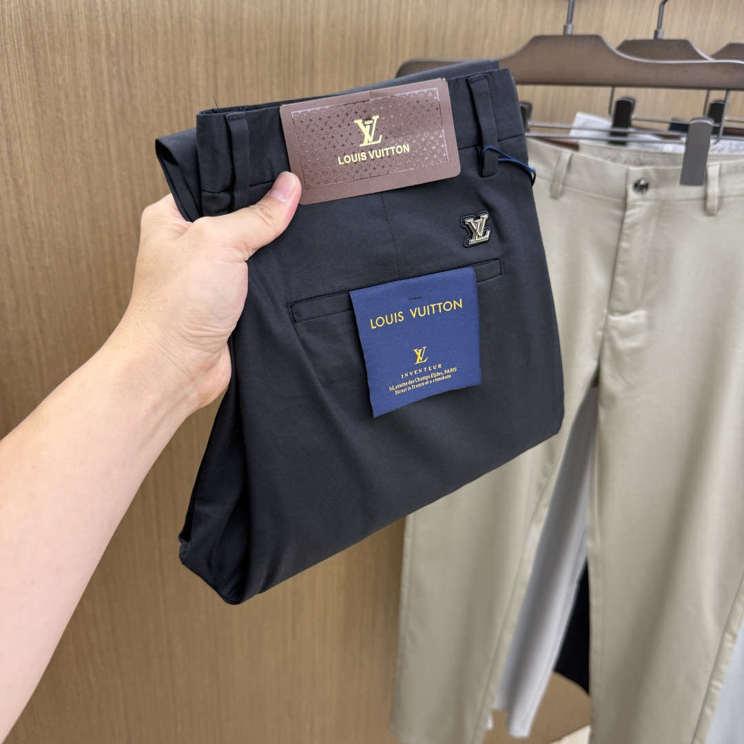 早春款 LV 🔥🔥高端定制 26早春新款薄款休闲西裤 柜台同步发售 原版定制复刻 客供五金辅料 原单品质