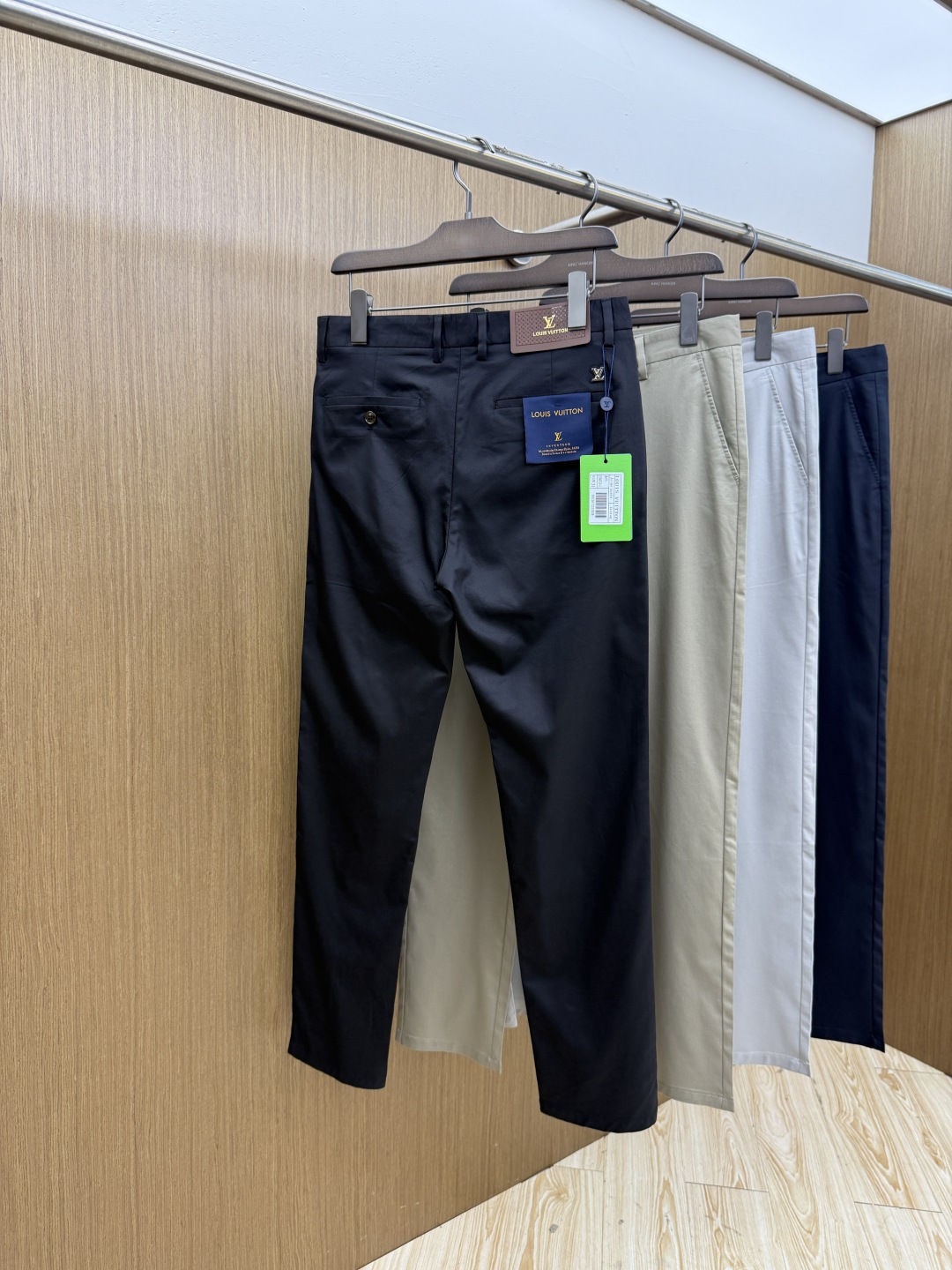 早春款 LV 🔥🔥高端定制 26早春新款薄款休闲西裤 柜台同步发售 原版定制复刻 客供五金辅料 原单品质